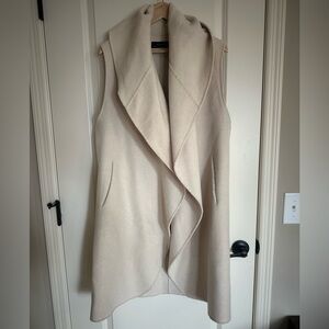 Zara wool sleevless coat